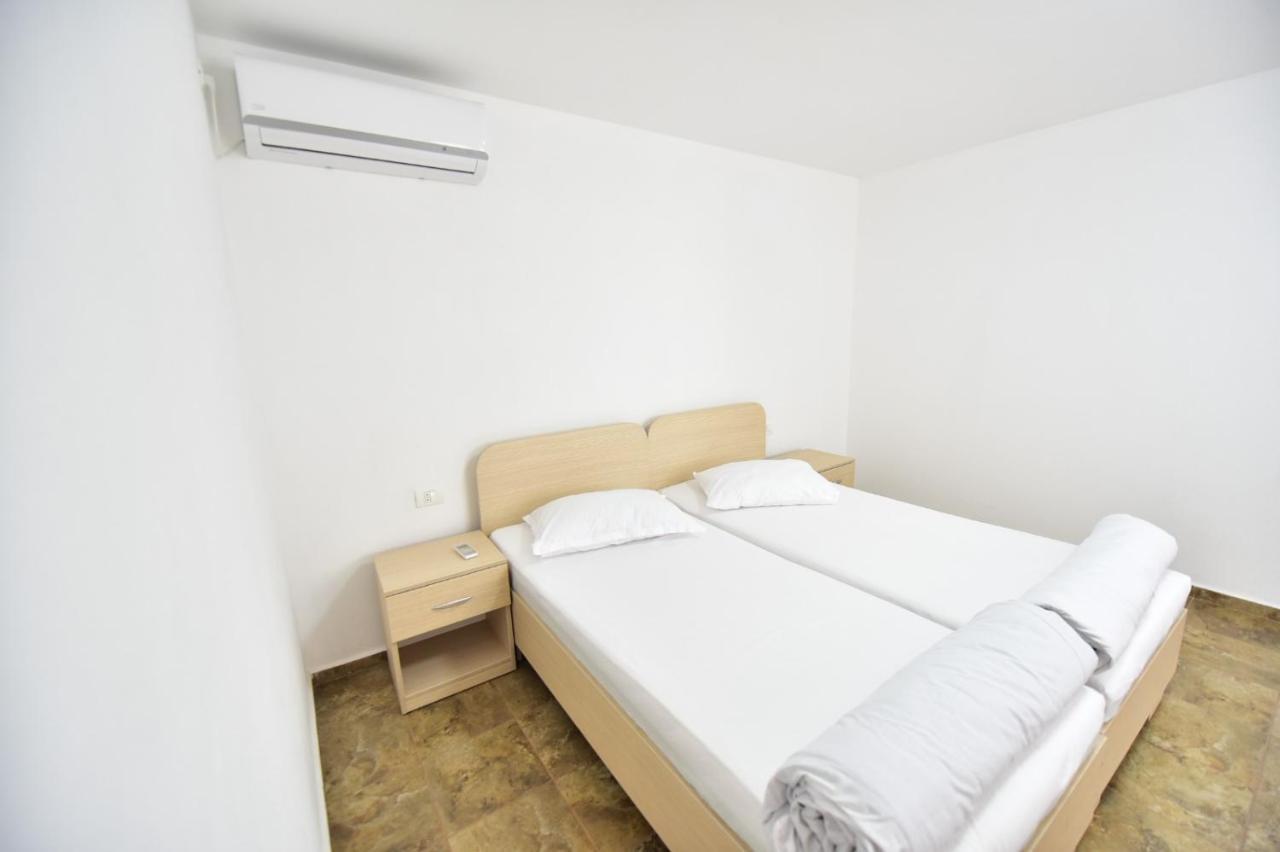 Casa Ryn Hotel Vama Veche Bagian luar foto