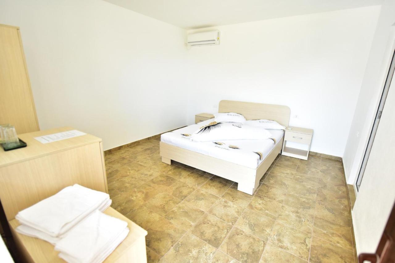 Casa Ryn Hotel Vama Veche Bagian luar foto